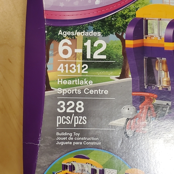 LEGO Friends Heartlake Sports Center #41312 - Picture 2 of 8